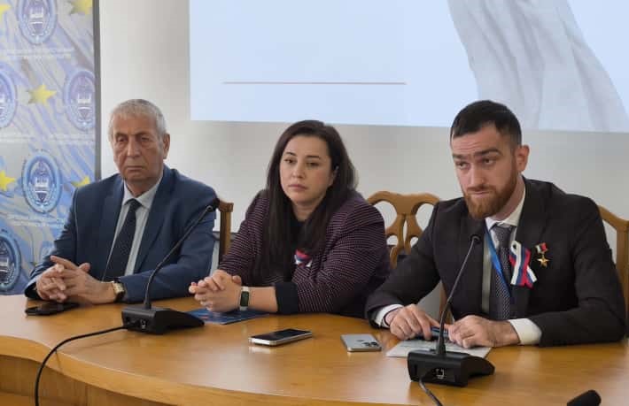 «СВОим примером». Годовщину вхождения Донбасса и Новороссии в состав России отметили в Махачкале
